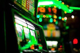 Live casino dengan dealer profesional di Berkahtoto